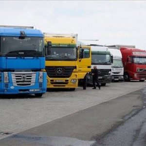 TEHERAUTÓK, KAMIONOK